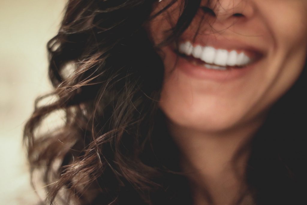 Repairing dental crowns